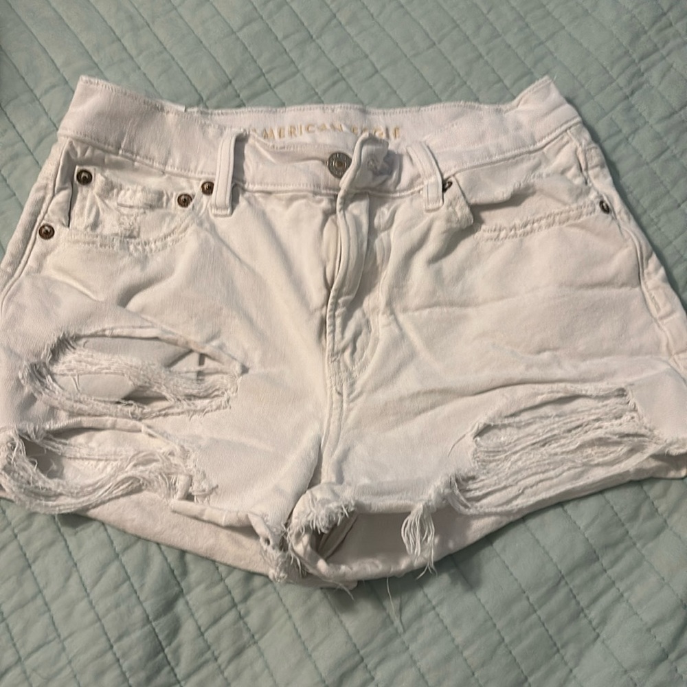 GUC American Eagle white boyfriend short